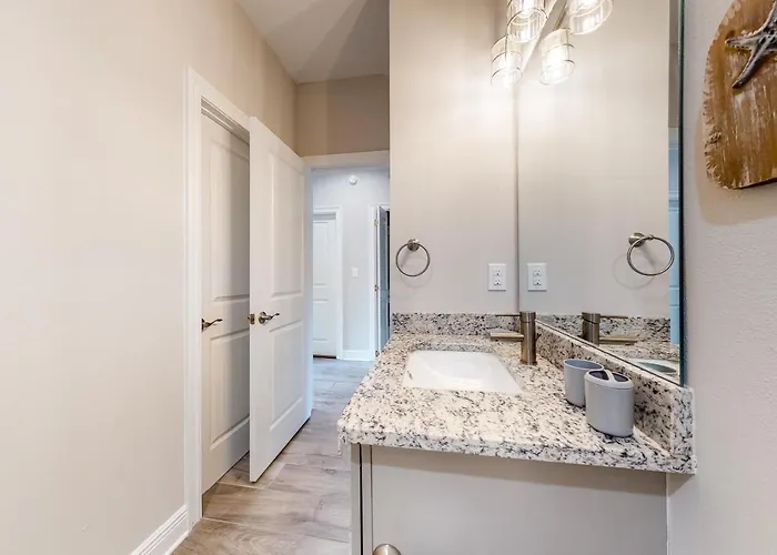 Cotton Creek #1102 Apartment *