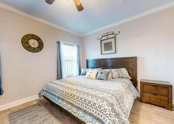 Cotton Creek #1102 Apartment *